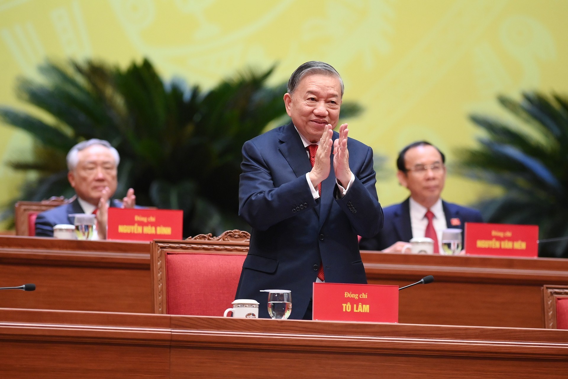 Tổng B&iacute; thư T&ocirc; L&acirc;m thay mặt BCH Trung ương Đảng kh&oacute;a XIV ph&aacute;t biểu &yacute; kiến.