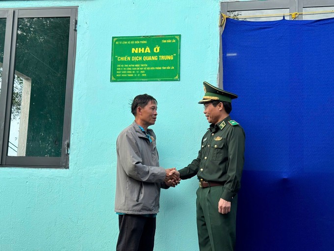 Bộ đội Bi&ecirc;n ph&ograve;ng động vi&ecirc;n người d&acirc;n trong &ldquo;Chiến dịch Quang Trung&rdquo;.