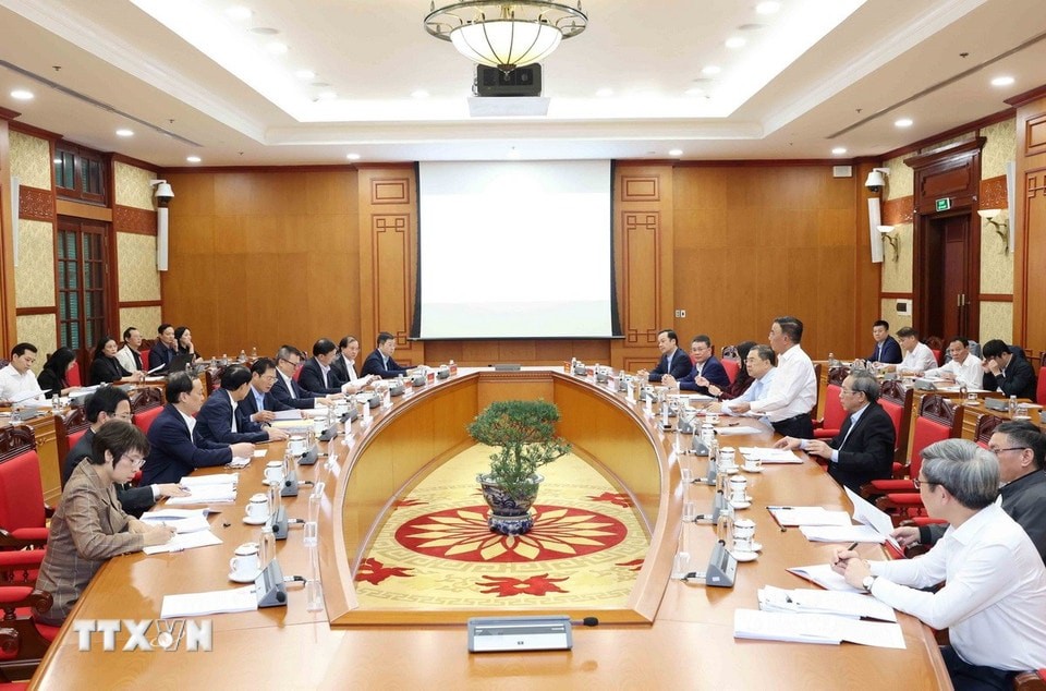 Quang cảnh cuộc họp.