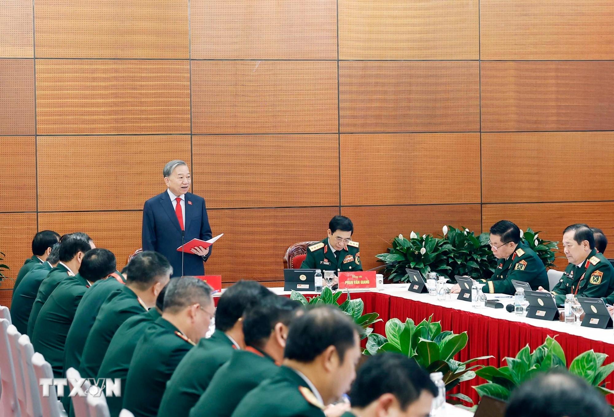 Tổng B&iacute; thư T&ocirc; L&acirc;m ph&aacute;t biểu trong buổi thảo luận tại Đo&agrave;n Đảng bộ Qu&acirc;n đội. (Ảnh: TTXVN)