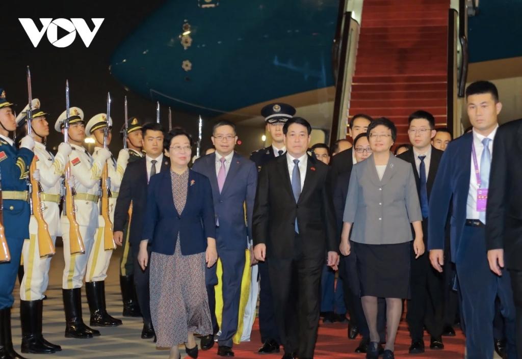 Chủ tịch nước Lương Cường đến Bắc Kinh tham dự lễ kỷ niệm 80 năm chiến thắng phát xít của nhân dân thế giới.