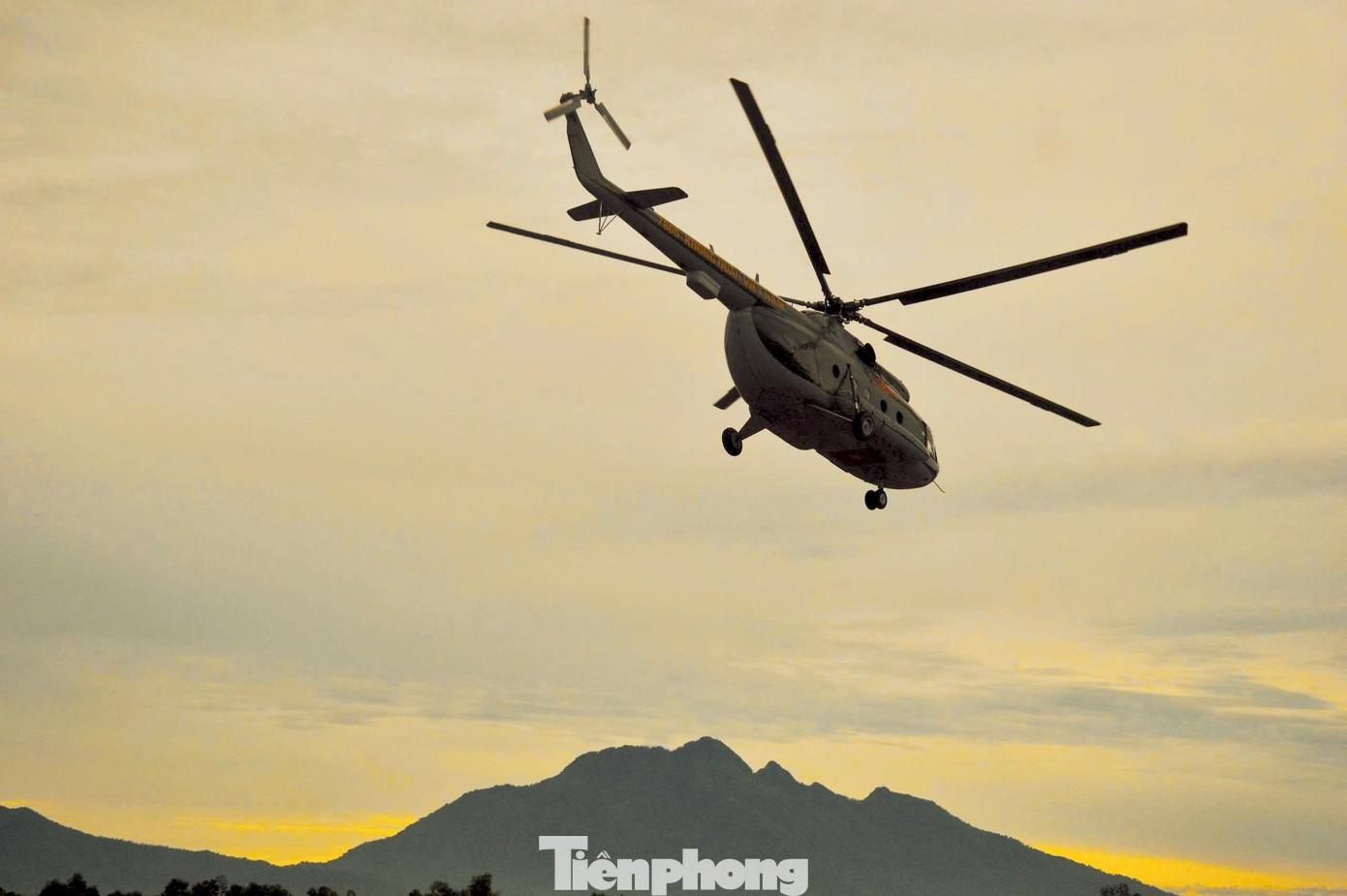 Một trong 6 tổ bay cất c&aacute;nh từ s&acirc;n bay H&ograve;a Lạc về s&acirc;n bay Gia L&acirc;m (H&agrave; Nội) trong chiều 9/1.