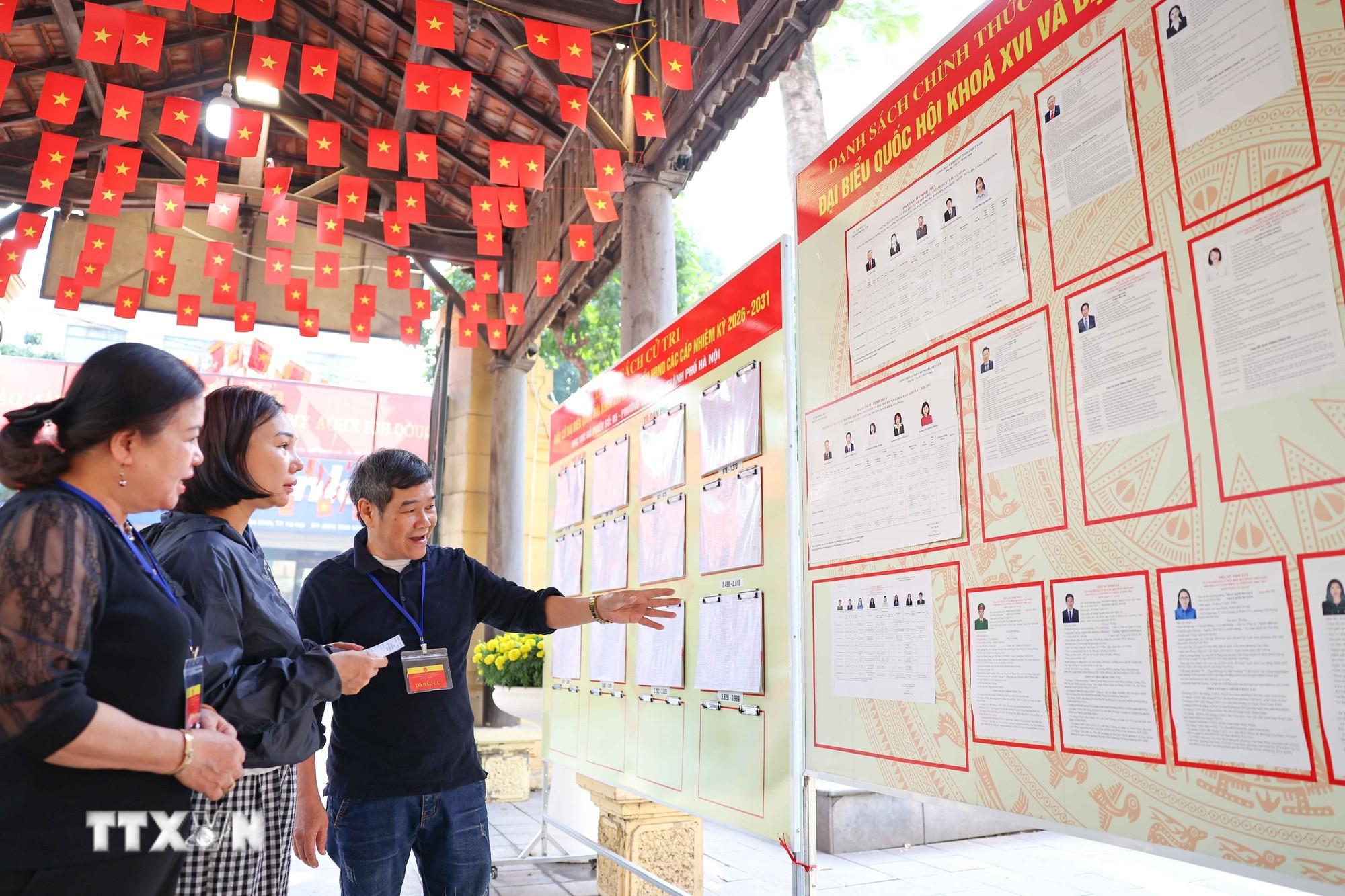 Mọi công tác chuẩn bị tại khu vực bỏ phiếu số 05, Trường THCS Trưng Vương (phường Cửa Nam) đã cơ bản hoàn tất để đón cử tri đi bầu cử.