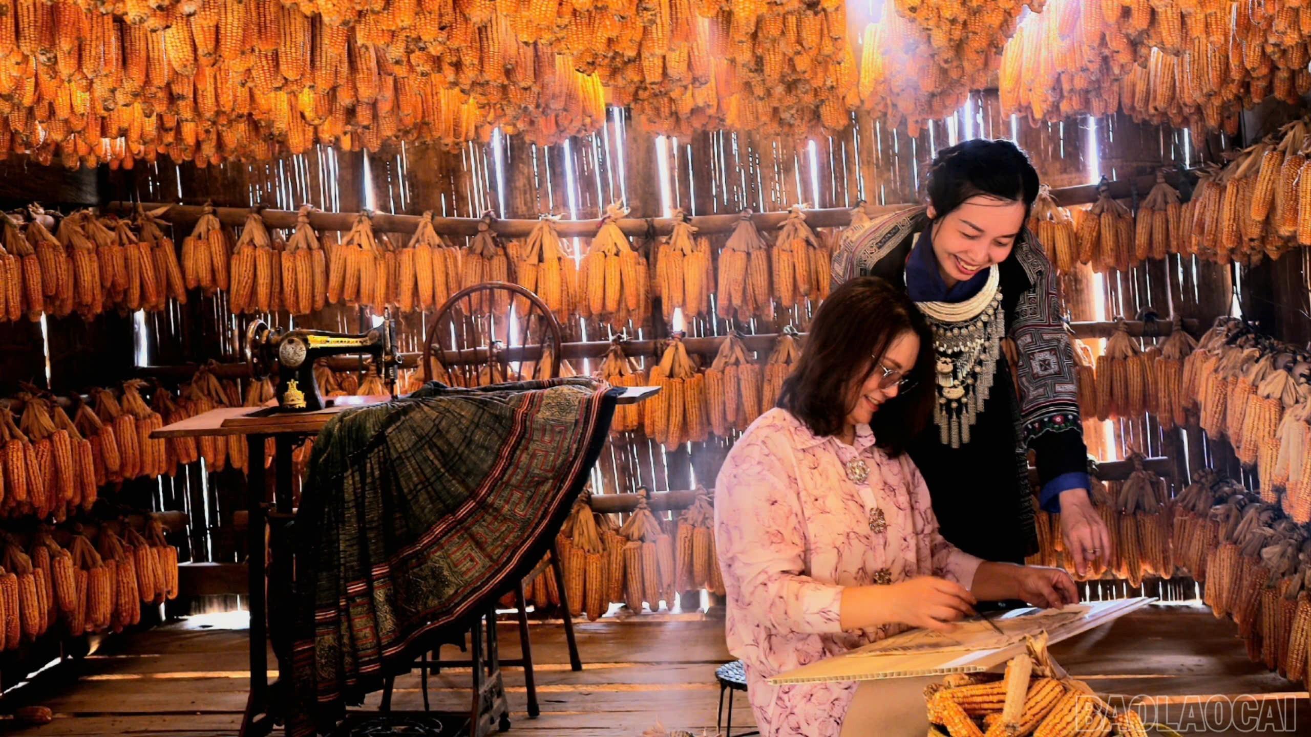 Tuổi trẻ L&agrave;o Cai đang nỗ lực từng ng&agrave;y ph&aacute;t triển du lịch theo hướng hiện đại, chuy&ecirc;n nghiệp, đậm đ&agrave; bản sắc d&acirc;n tộc.