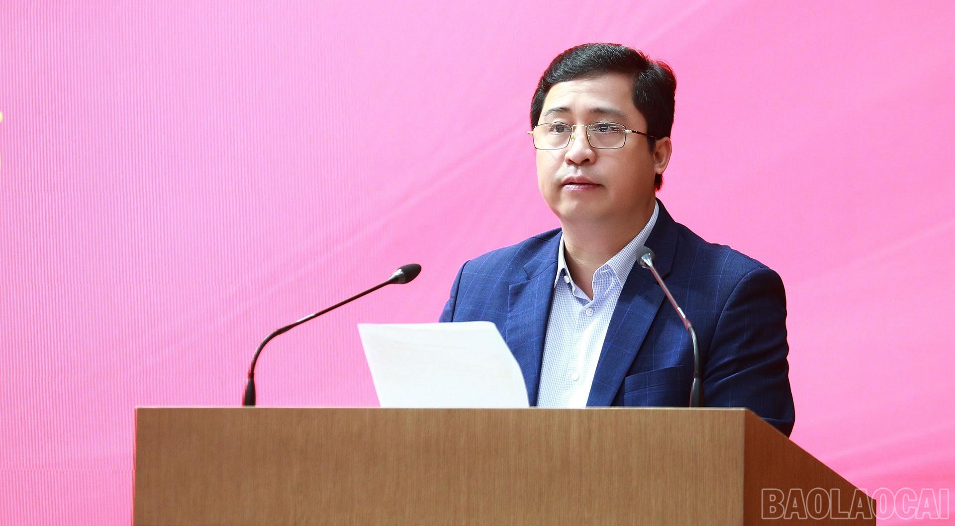 Đồng chí Dương Quốc Huy - Ủy viên Ban Chấp hành Trung ương Đảng, Bí thư Tỉnh ủy phát biểu. baolaocai-br_18-3-bithu.jpg