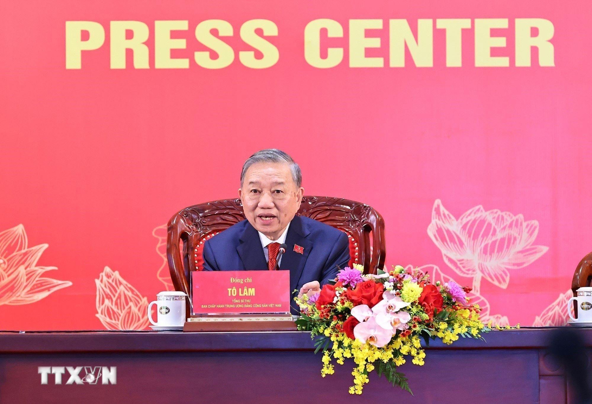 Tổng B&iacute; thư T&ocirc; L&acirc;m chủ tr&igrave; họp b&aacute;o c&ocirc;ng bố kết quả Đại hội XIV của Đảng. (Ảnh: TTXVN)