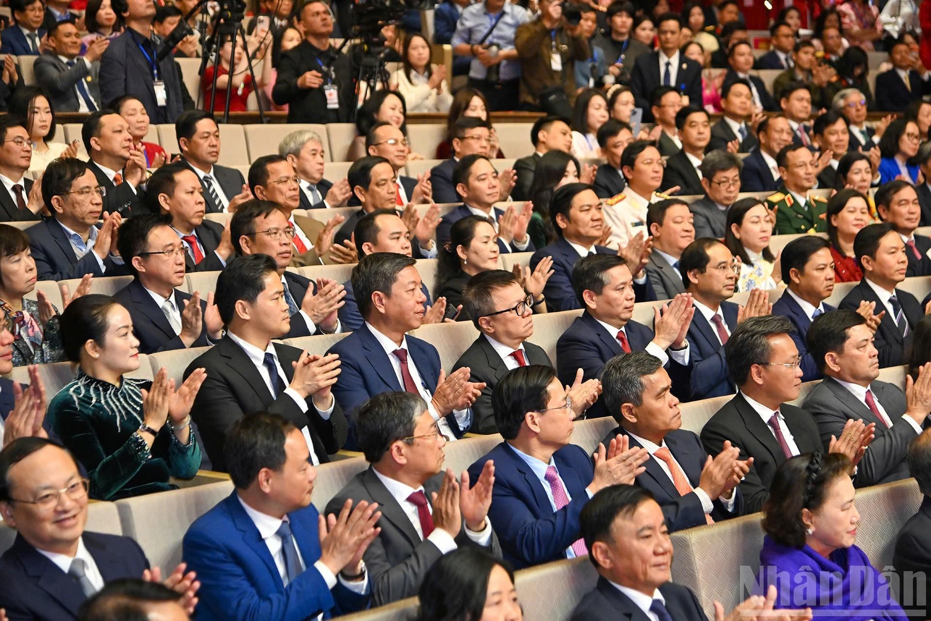 C&aacute;c đại biểu dự buổi lễ. (Ảnh: THỦY NGUY&Ecirc;N)