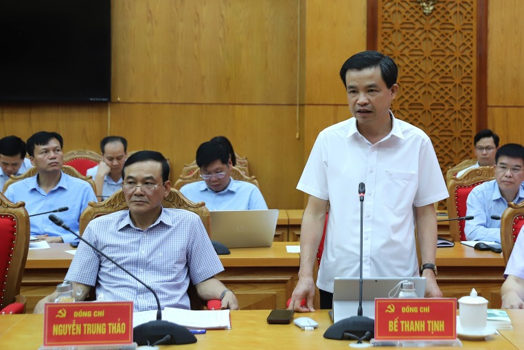 Phó Bí thư Thường trực Tỉnh ủy, Chủ tịch HĐND tỉnh Bế Thanh Tịnh phát biểu tại hội nghị.