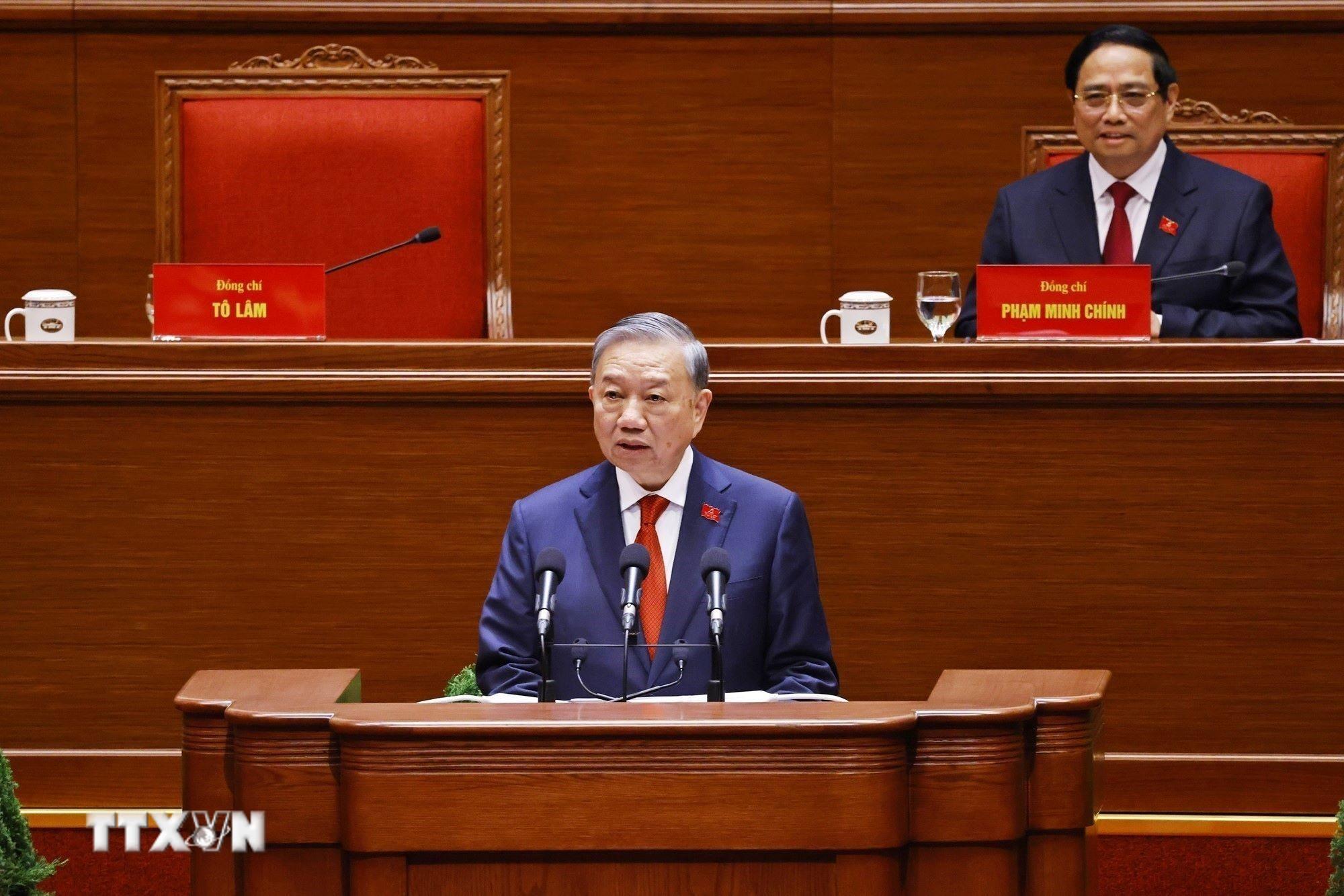 Tổng B&iacute; thư T&ocirc; L&acirc;m thay mặt BCH Trung ương Đảng kh&oacute;a XIV ph&aacute;t biểu &yacute; kiến. (Ảnh: TTXVN)