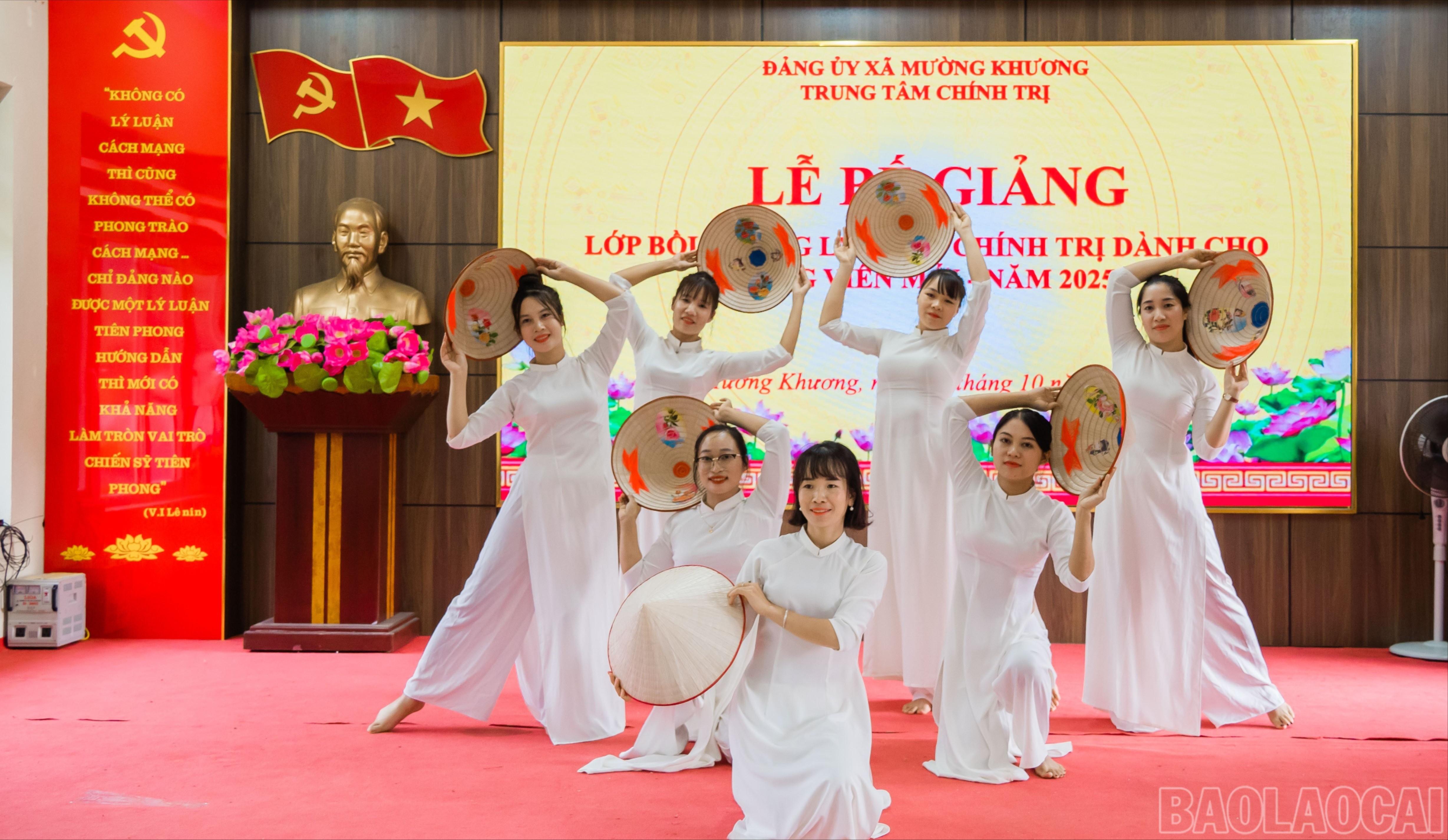 Văn nghệ chào mừng buổi lễ. br-dsc09873.jpg