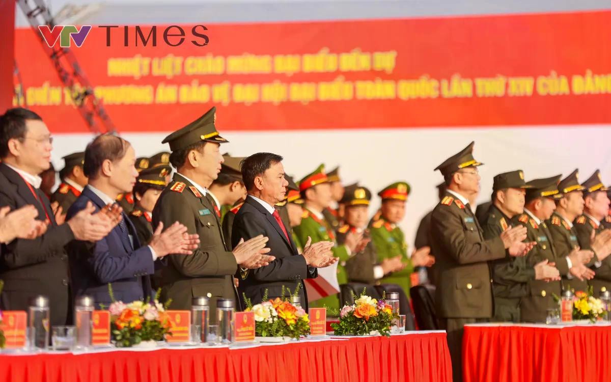 C&aacute;c đại biểu dự buổi lễ.