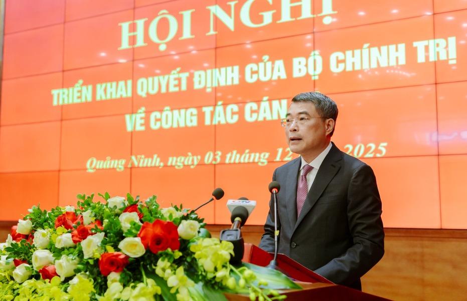 Đồng chí Lê Minh Hưng, Ủy viên Bộ Chính trị, Bí thư Trung ương Đảng, Trưởng Ban Tổ chức Trung ương phát biểu giao nhiệm vụ.