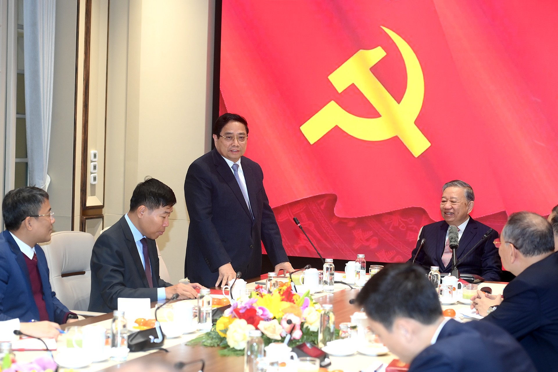 Thủ tướng Ch&iacute;nh phủ Phạm Minh Ch&iacute;nh ph&aacute;t biểu tại cuộc l&agrave;m việc. (Ảnh: ĐĂNG KHOA)