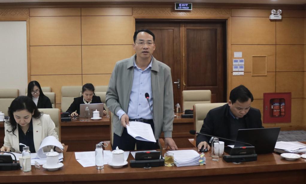 L&atilde;nh đạo sở Tử ph&aacute;p ph&aacute;t biểu tại phi&ecirc;n họp