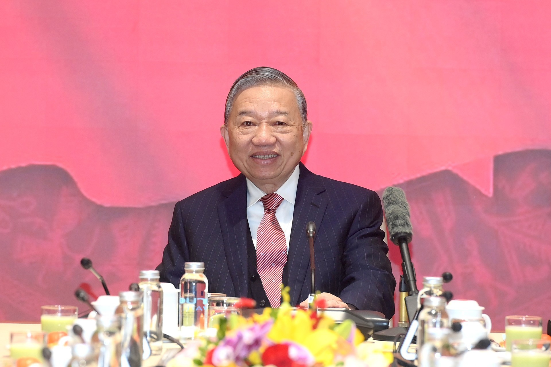 Tổng B&iacute; thư T&ocirc; L&acirc;m ph&aacute;t biểu tại buổi l&agrave;m việc. (Ảnh: ĐĂNG KHOA)