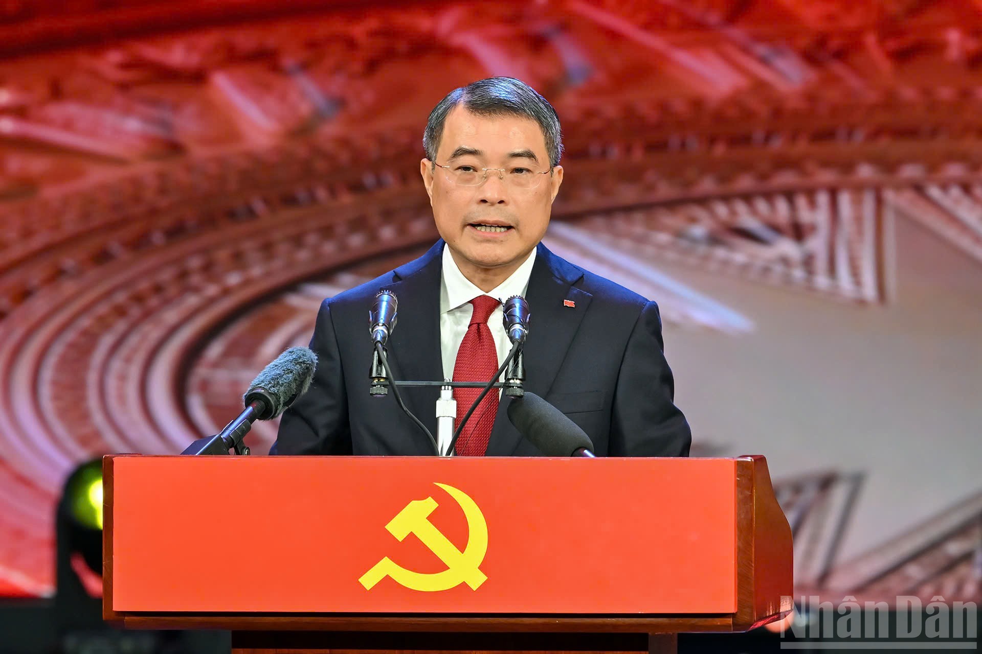 Đồng ch&iacute; L&ecirc; Minh Hưng, Ủy vi&ecirc;n Bộ Ch&iacute;nh trị, B&iacute; thư Trung ương Đảng, Trưởng Ban Tổ chức Trung ương, Trưởng Ban Chỉ đạo Giải B&aacute;o ch&iacute; to&agrave;n quốc về x&acirc;y dựng Đảng ph&aacute;t động Giải B&uacute;a liềm v&agrave;ng lần thứ XI - năm 2026. (Ảnh: THỦY NGUY&Ecirc;N)