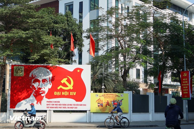 Với chủ đề xuy&ecirc;n suốt thể hiện r&otilde; tầm nh&igrave;n, bản lĩnh v&agrave; kh&aacute;t vọng ph&aacute;t triển, Đại hội XIV khẳng định vai tr&ograve; bước ngoặt đối với sự nghiệp x&acirc;y dựng v&agrave; bảo vệ Tổ quốc, đồng thời đ&aacute;nh dấu tr&ograve;n 100 năm Đảng l&atilde;nh đạo c&aacute;ch mạng Việt Nam. Sự gắn b&oacute; m&aacute;u thịt giữa Đảng v&agrave; Nh&acirc;n d&acirc;n tiếp tục l&agrave; nền tảng vững chắc, l&agrave; nguồn sức mạnh quyết định cho chặng đường ph&aacute;t triển mới của đất nước.