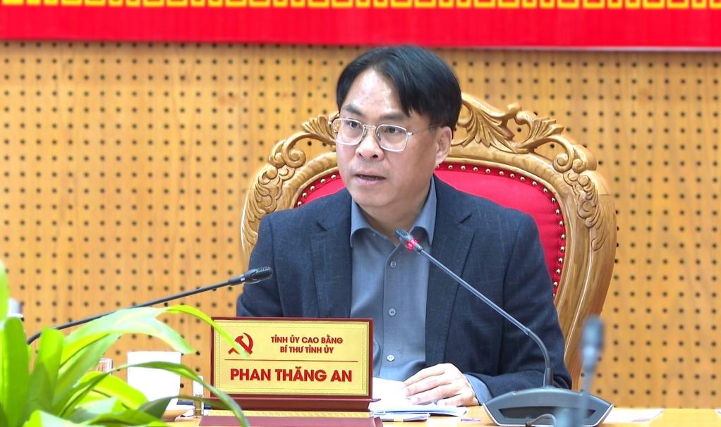 Đồng chí Phan Thăng An, Bí thư Tỉnh ủy, Trưởng Ban Chỉ đạo bầu cử phát biểu kết luận cuộc họp.