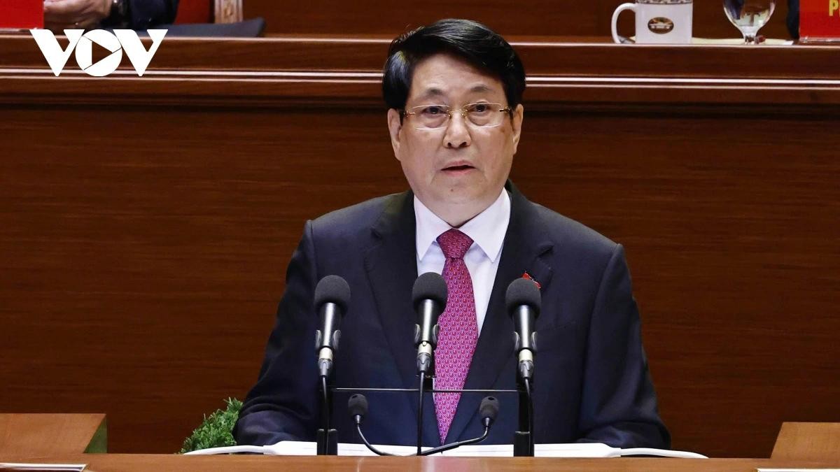 Ủy vi&ecirc;n Bộ Ch&iacute;nh trị, Chủ tịch nước Lương Cường tr&igrave;nh b&agrave;y Diễn văn khai mạc Đại hội. Ảnh: Ngọc Th&agrave;nh