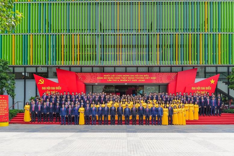 Sự thành công của Vietcombank góp phần quan trọng gia tăng tài sản và uy tín quốc gia- Ảnh 7. Sự thành công của Vietcombank góp phần quan trọng gia tăng tài sản và uy tín quốc gia- Ảnh 7.