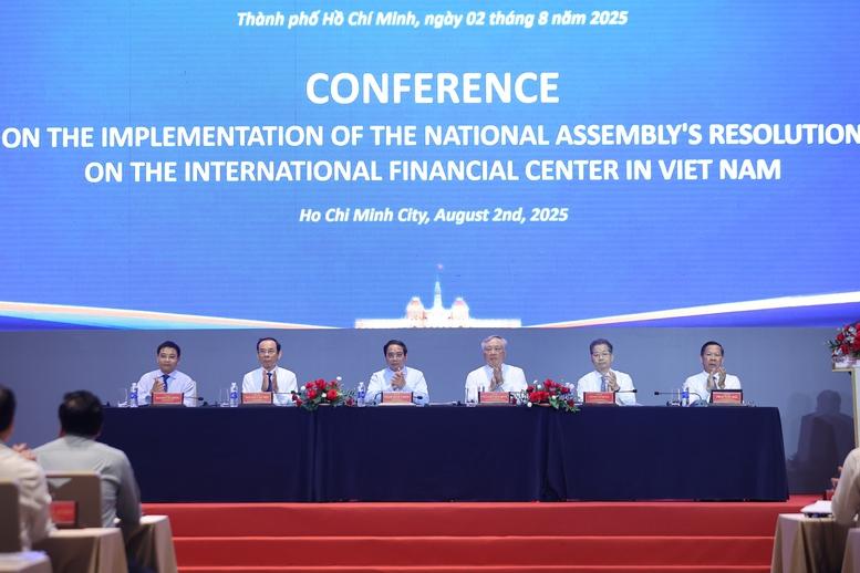 Thủ tướng: Trung tâm tài chính quốc tế là nơi pháp luật được "thiết kế cho tương lai"- Ảnh 2.