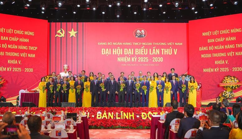 Sự thành công của Vietcombank góp phần quan trọng gia tăng tài sản và uy tín quốc gia- Ảnh 5. Sự thành công của Vietcombank góp phần quan trọng gia tăng tài sản và uy tín quốc gia- Ảnh 5.