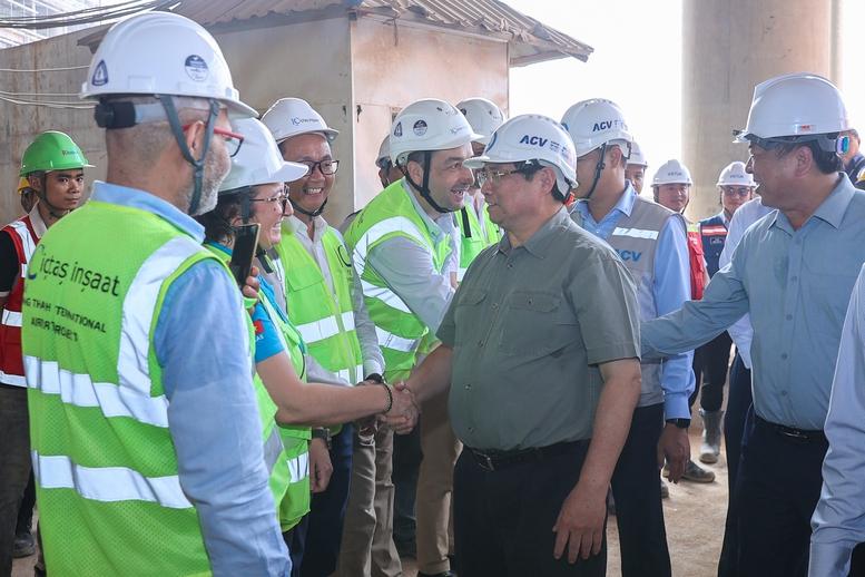 Thủ tướng lần thứ 8 kiểm tra sân bay Long Thành, yêu cầu cơ bản hoàn thành vào 19/12/2025- Ảnh 9.