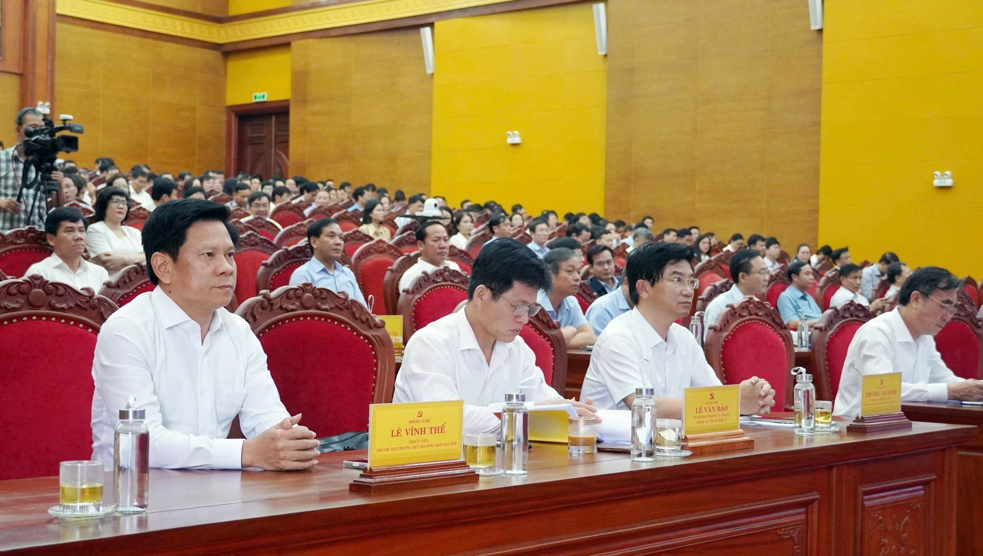 Các đại biểu dự hội tại điểm cầu Tỉnh ủy - Ảnh: X.P