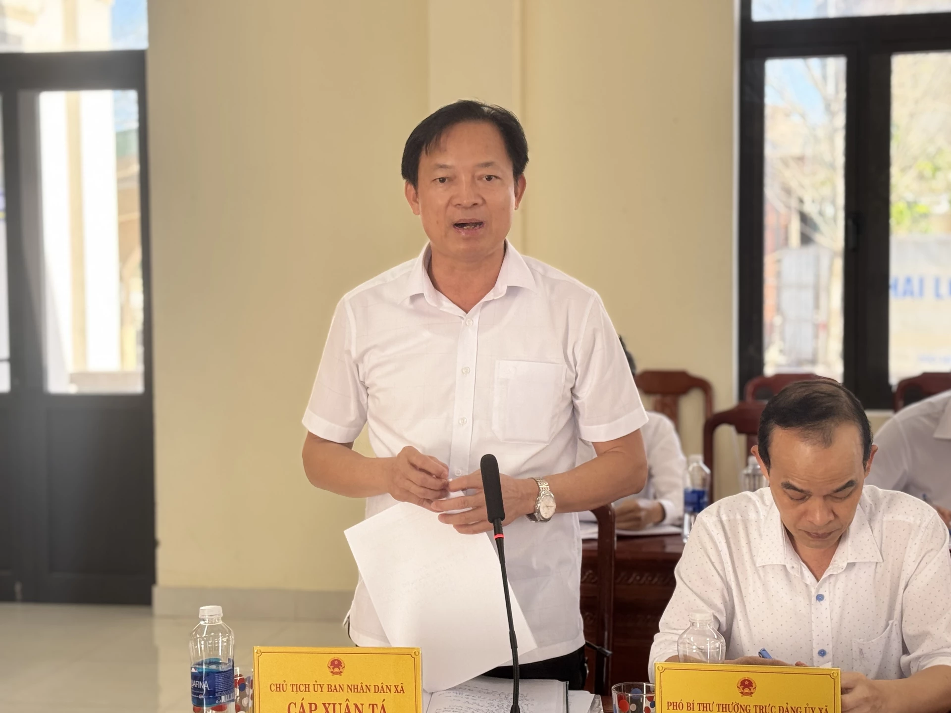 Chủ tịch UBND x&atilde; Mỹ Thuỷ C&aacute;p Xu&acirc;n T&aacute; kiến nghị th&agrave;nh lập tổ c&ocirc;ng t&aacute;c hỗ trợ GPMB- Ảnh: Mai Linh