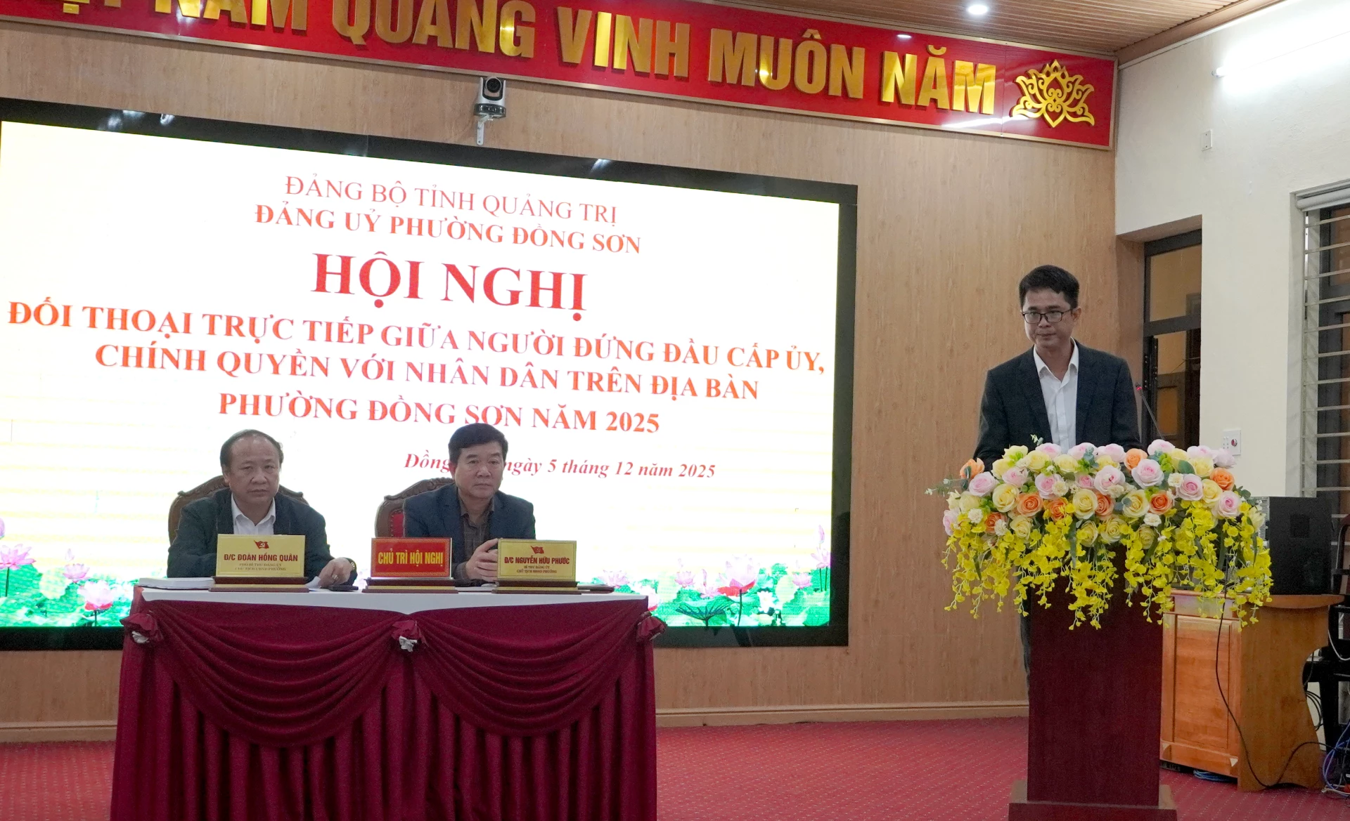 Người dân phường Đồng Sơn phản ánh tâm tư nguyện vọng. Ảnh: H.Tr.