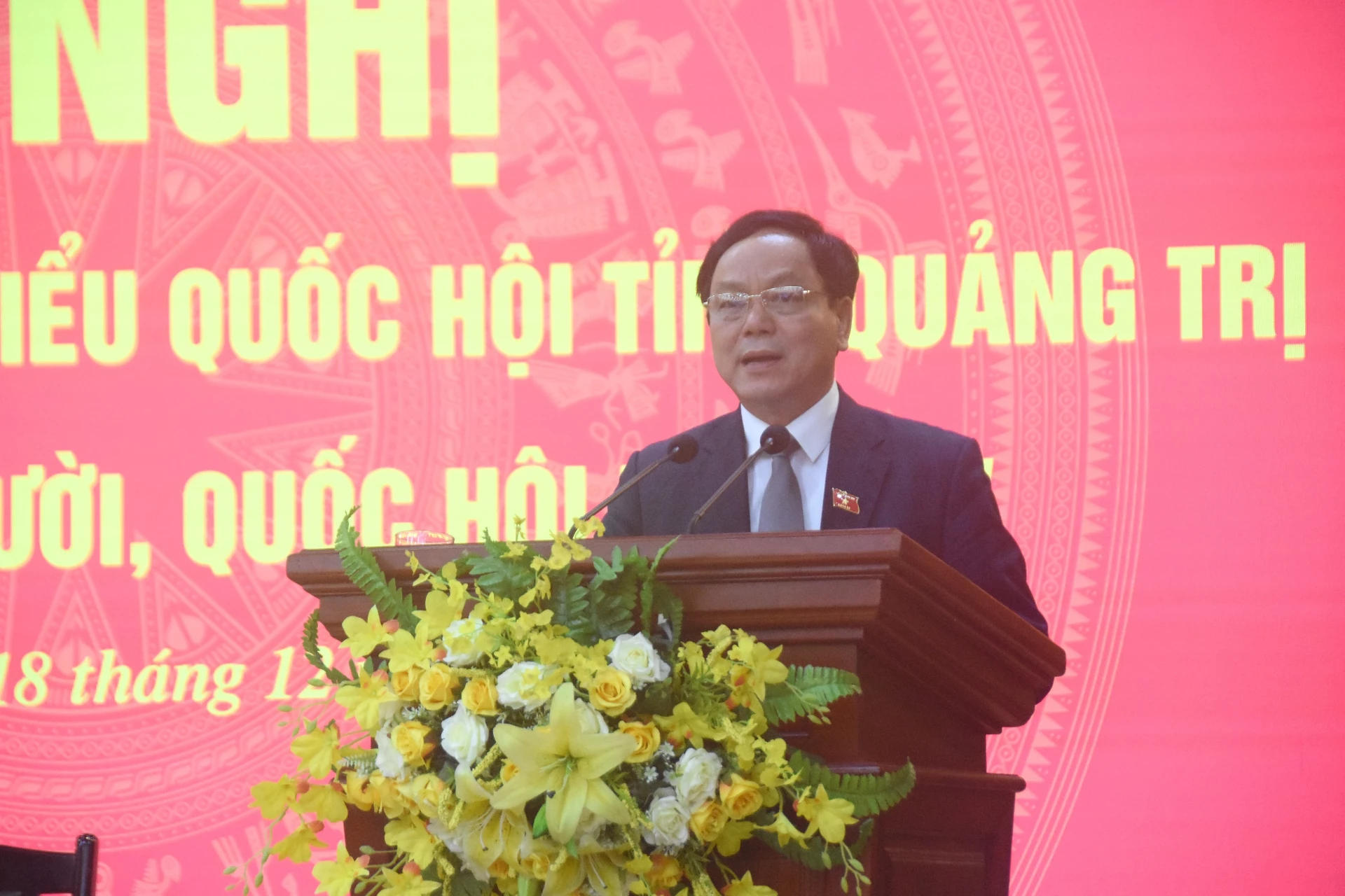 Đồng chí Hoàng Đức Thắng, Phó trưởng đoàn chuyên trách phụ trách Đoàn ĐBQH tỉnh phát biểu tại hội nghị - Ảnh: ĐV