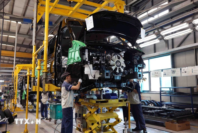 Lắp r&aacute;p &ocirc; t&ocirc; ở Nh&agrave; m&aacute;y Hyundai Th&agrave;nh C&ocirc;ng (C&ocirc;ng Ty Cổ Phần &Ocirc; T&ocirc; Th&agrave;nh C&ocirc;ng Ninh B&igrave;nh) tại Khu c&ocirc;ng nghiệp Gi&aacute;n Khẩu, tỉnh Ninh B&igrave;nh. (Ảnh: Vũ Sinh/TTXVN)