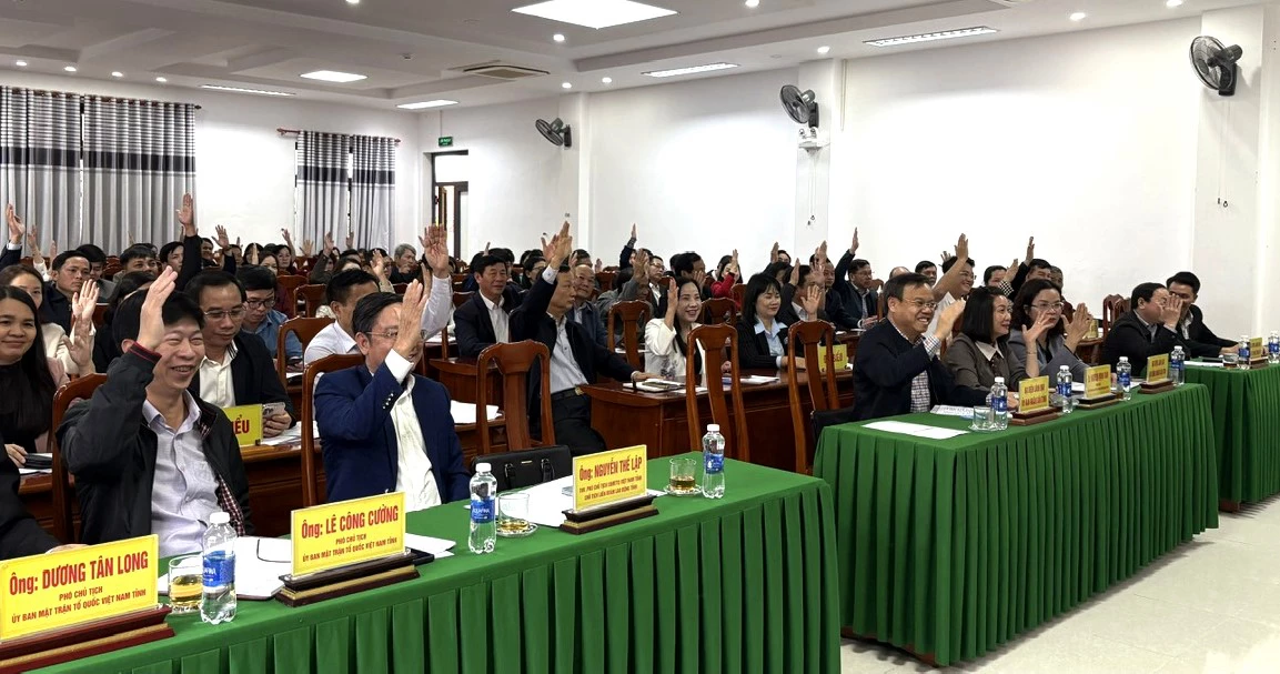 Các đại biểu thống nhất về số lượng, cơ cấu đại biểu Quốc hội khóa XVI và đại biểu HĐND tỉnh nhiệm kỳ 2026 - 2031 - Ảnh: H.L