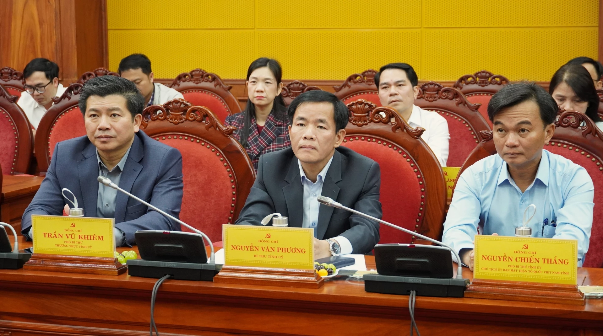 C&aacute;c đồng ch&iacute; trong Thường trực Tỉnh ủy tham dự buổi l&agrave;m việc - Ảnh: QV