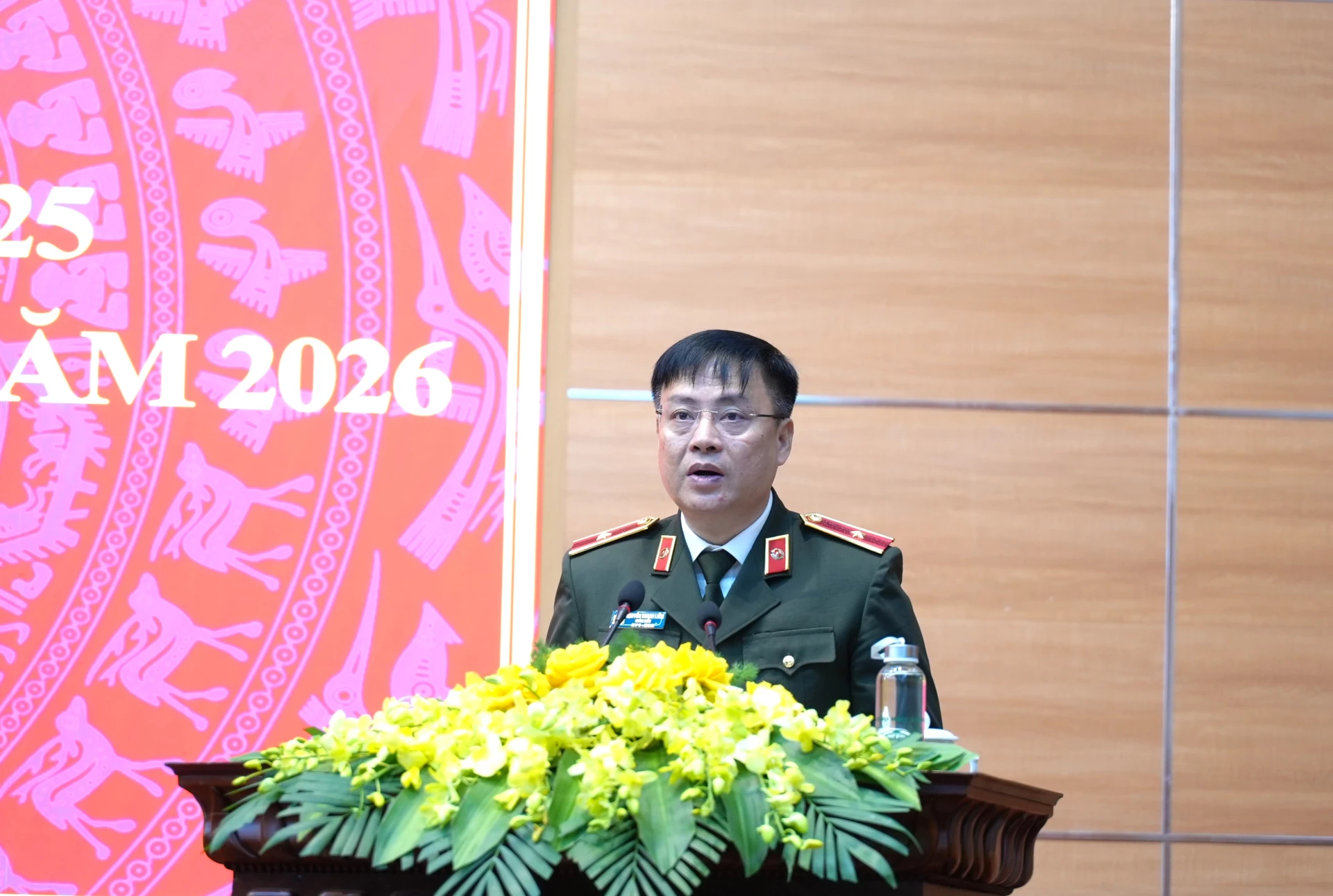 Đồng ch&iacute; Thiếu tướng Nguyễn Thanh Li&ecirc;m, Gi&aacute;m đốc C&ocirc;ng an tỉnh ph&aacute;t biểu tại hội nghị - Ảnh: Trung Đức