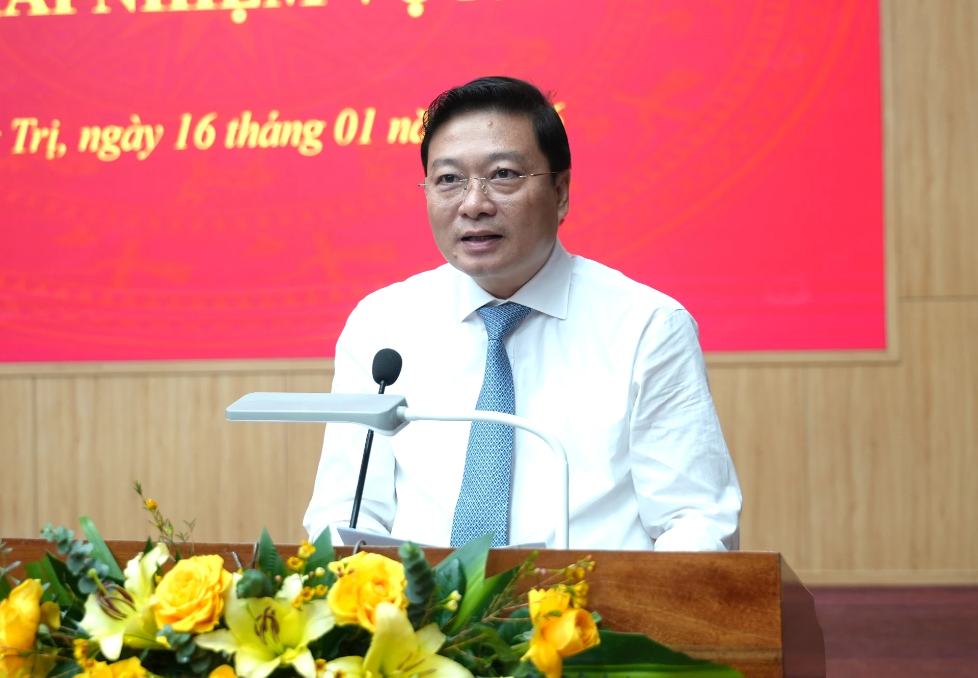 Đồng ch&iacute; L&ecirc; Hồng Vinh, Ph&oacute; B&iacute; thư Tỉnh ủy, Chủ tịch UBND tỉnh, B&iacute; thư Đảng ủy UBND tỉnh kết luận hội nghị - Ảnh: Trung Đức