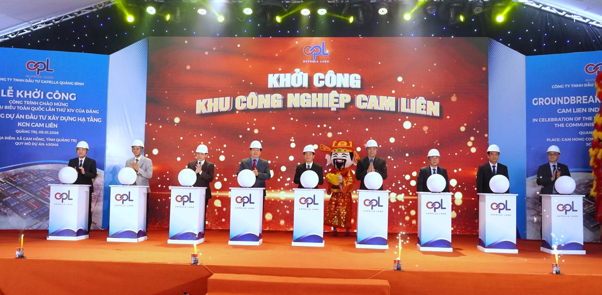 C&aacute;c đại biểu thực hiện nghi thức khởi c&ocirc;ng - Ảnh: QV