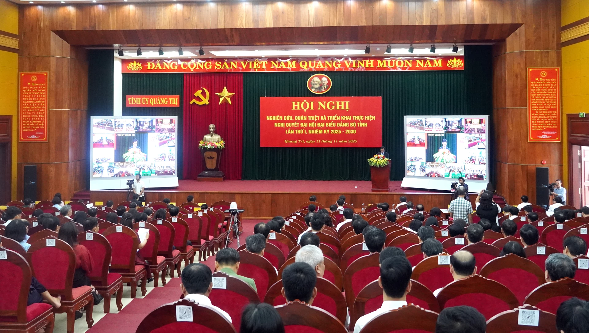 Toàn cảnh hội nghị tại điểm cầu Tỉnh ủy - Ảnh: N.M