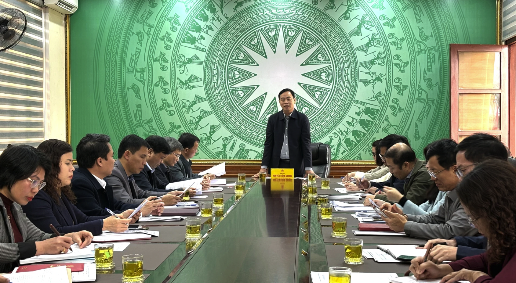 Đồng ch&iacute; Nguyễn Đăng Quang, Ph&oacute; B&iacute; thư Tỉnh ủy, Chủ tịch HĐND tỉnh ph&aacute;t biểu kết luận tại buổi l&agrave;m việc - Ảnh: H.L