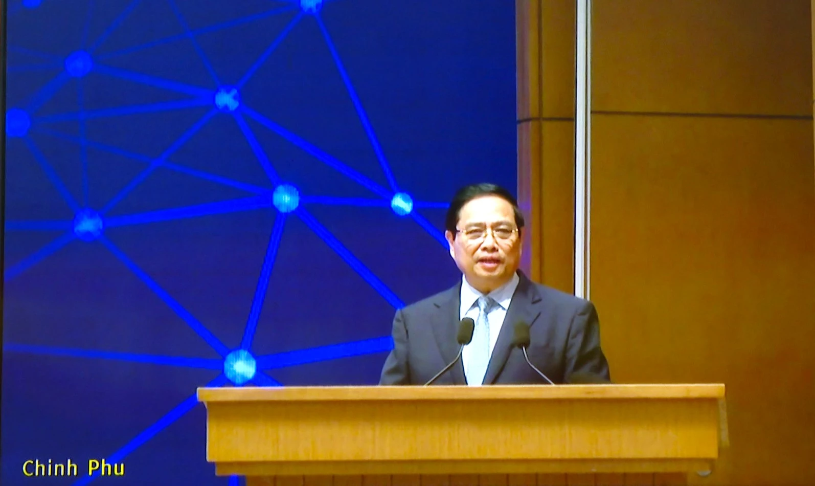 Thủ tướng Phạm Minh Ch&iacute;nh ph&aacute;t biểu tại Diễn đ&agrave;n - Ảnh: T.L