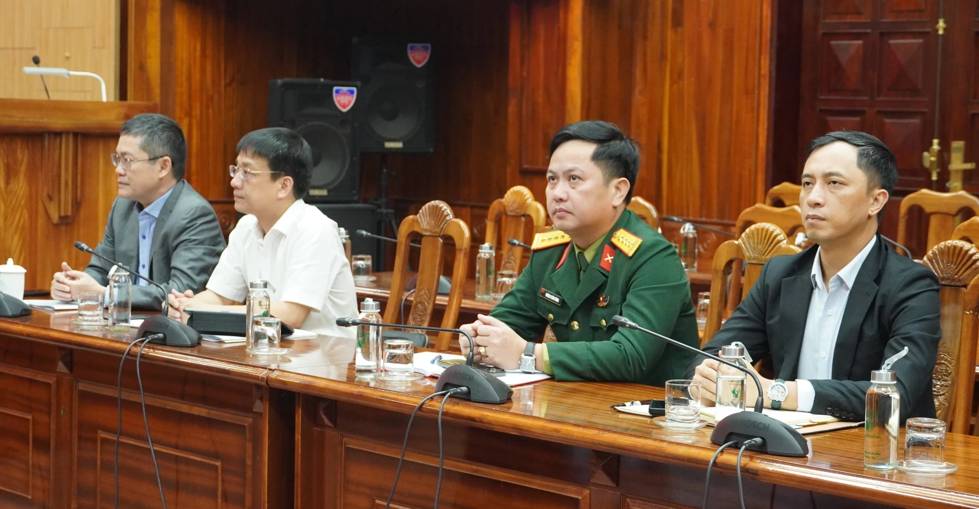 Đại biểu tham dự hội nghị tại điểm cầu Quảng Trị - Ảnh: QV