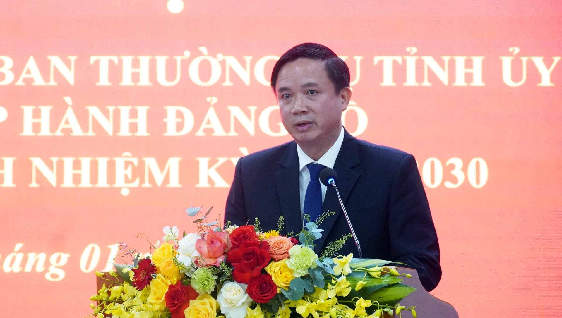 Đồng chí Phạm Tiến Nam, Tỉnh ủy viên, Phó Bí thư Đảng ủy Các cơ quan Đảng tỉnh phát biểu nhận nhiệm vụ - Ảnh: N.M