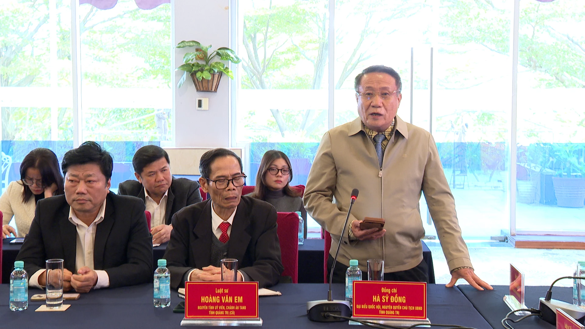 Đồng ch&iacute; H&agrave; Sỹ Đồng, ĐBQH kh&oacute;a XV, nguy&ecirc;n quyền Chủ tịch UBND tỉnh Quảng Trị ph&aacute;t biểu tại tọa đ&agrave;m. Ảnh: Phước Đạt