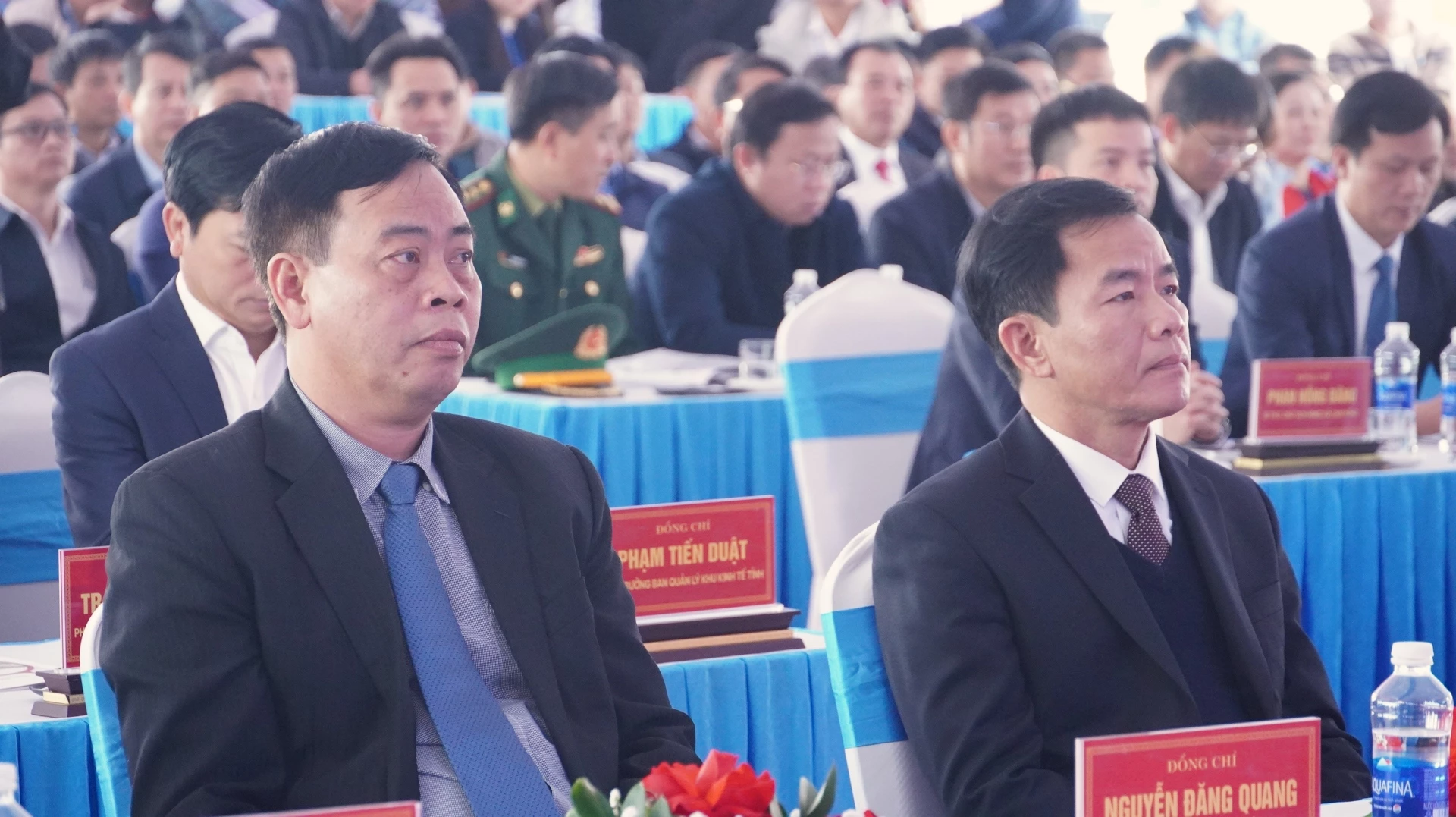 Đại biểu tham dự buổi lễ - Ảnh: QV