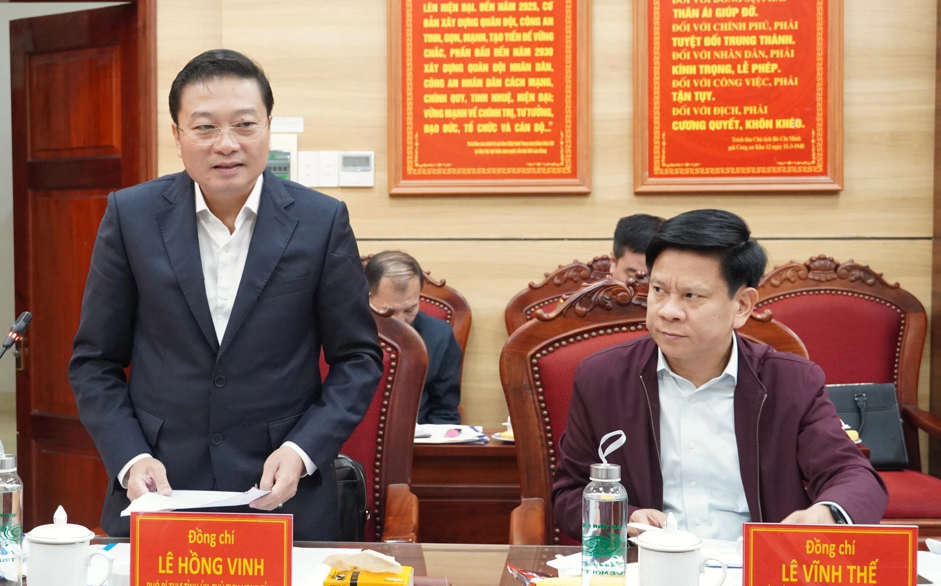 Đồng chí Lê Hồng Vinh, Chủ tịch UBND tỉnh phát biểu tại buổi làm việc - Ảnh: QV