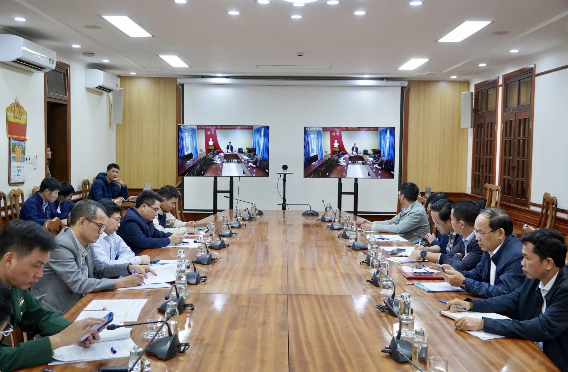 Các đại biểu dự họp tại điểm cầu Quảng Trị - Ảnh: H.N