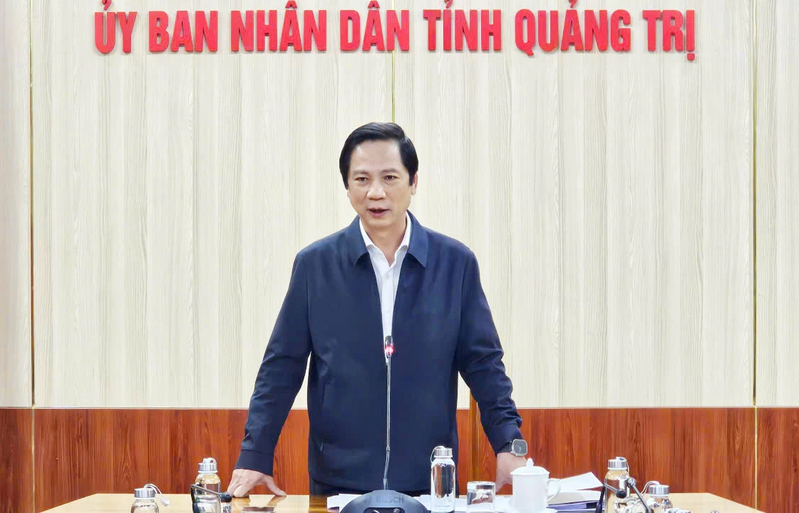 Đồng ch&iacute; Ho&agrave;ng Nam, Ph&oacute; Chủ tịch Thường trực UBND tỉnh ph&aacute;t biểu chỉ đạo tại buổi l&agrave;m việc    