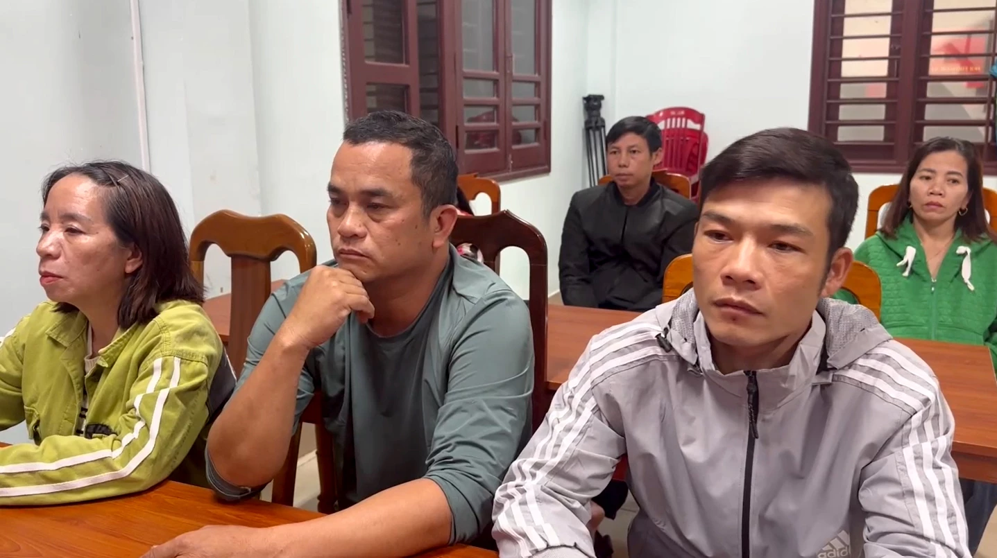 Người dân đặc khu Cồn Cỏ tham dự hội nghị - Ảnh: Hoàng Duyên