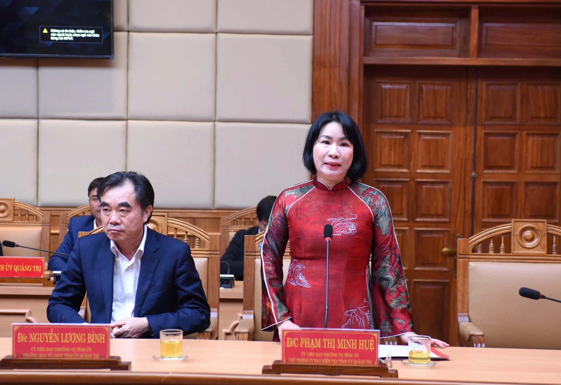 Đồng chí Phạm Thị Minh Huệ, Chủ nhiệm UBKT Tỉnh ủy Quảng Trị phát biểu nhận nhiệm vụ - Ảnh: QV