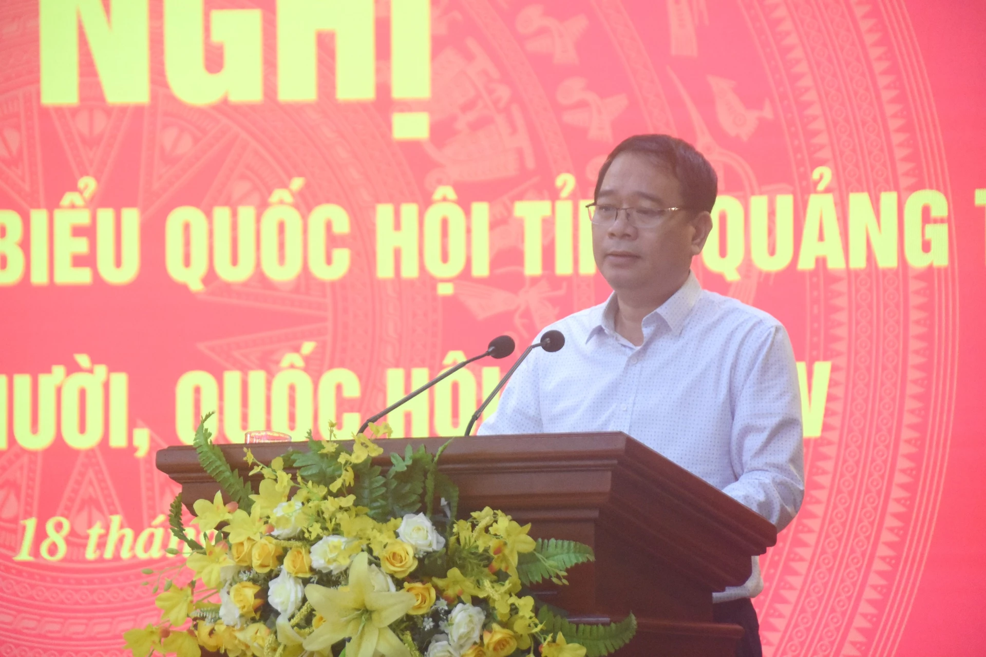 Lãnh đạo Sở Tài chính trả lời ý kiến kiến nghị của cử tri - Ảnh: ĐV